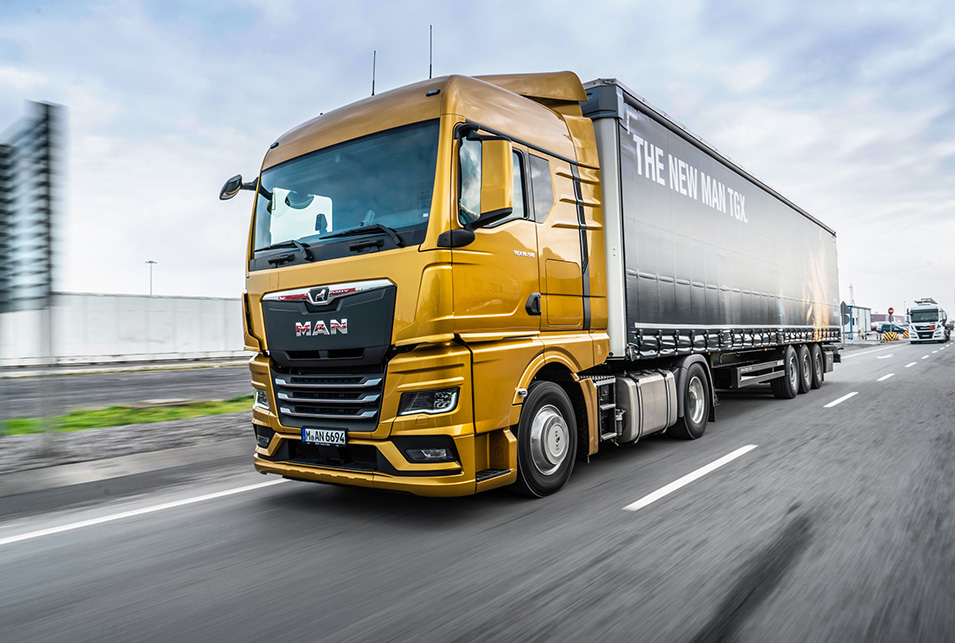 MAN TGX truck (photo)
