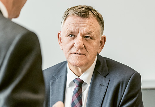 Andreas Renschler (Foto)